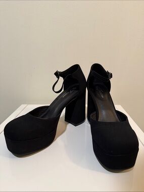 Forever 21 Black Platform Mary Jane Pumps size 8.5